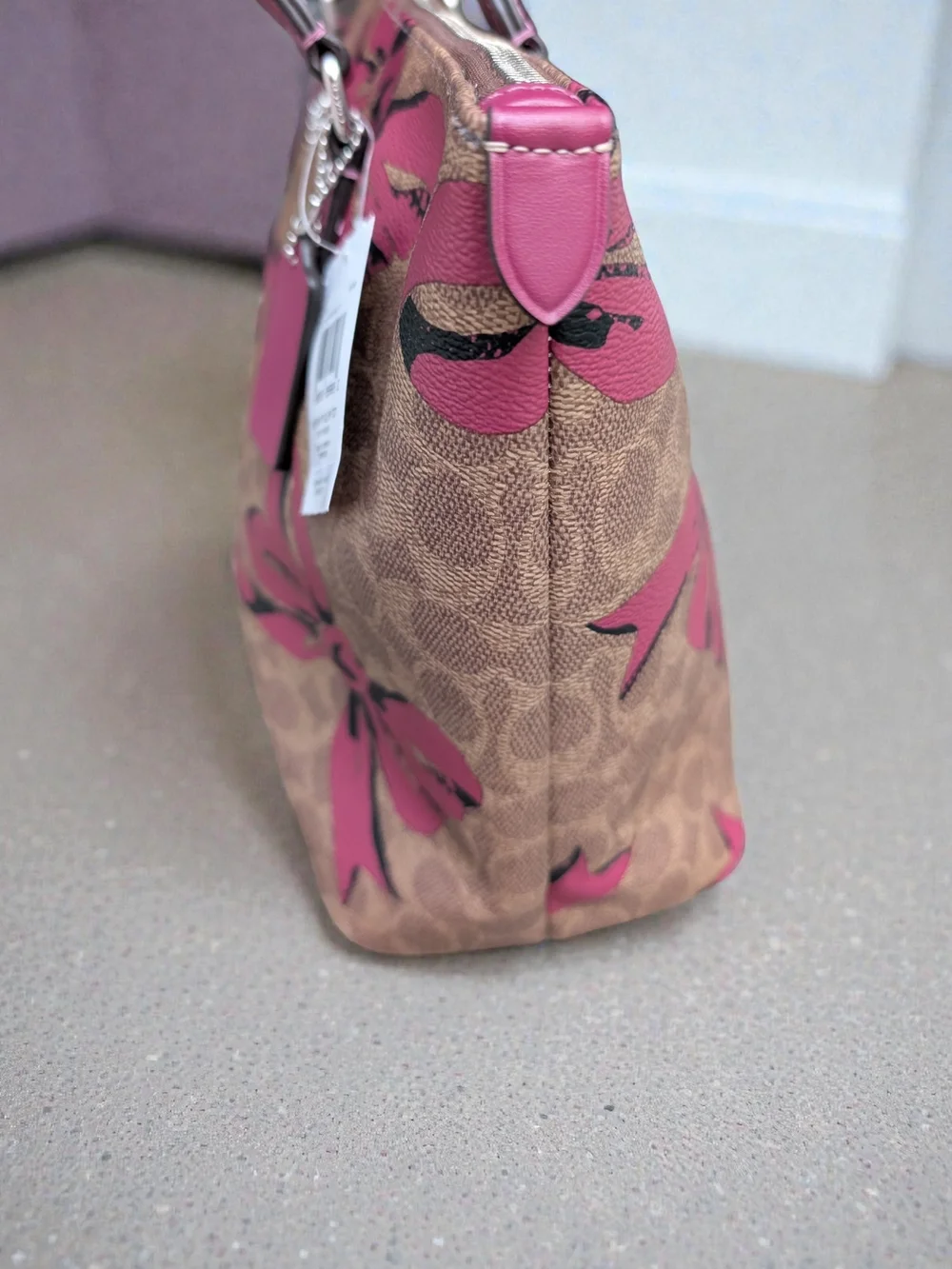 Coach Gallery Tote in Signature Canvas with Bow Print (NWT)